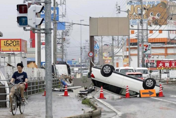 Những hình ảnh về trận mưa lũ lịch sử ở Nhật Bản - Ảnh 2.