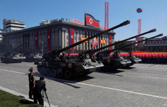 Triều Tiên không còn khoe tên lửa tầm xa trong lễ duyệt binh - Ảnh 3.