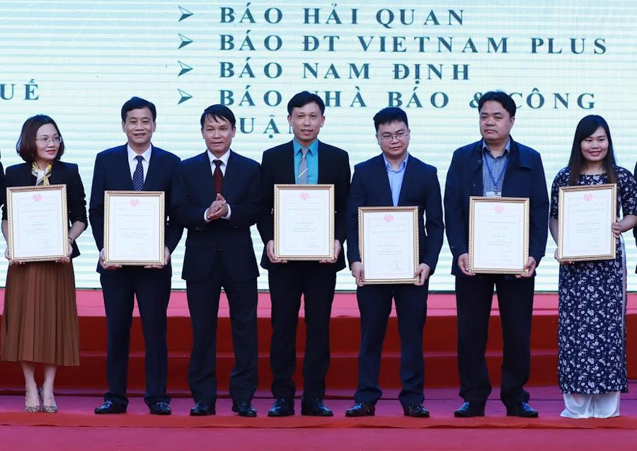 Thời báo Kinh tế Việt Nam giành 3 giải thưởng tại Hội báo toàn quốc 2019 - Ảnh 2.