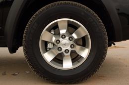 Toyota 4Runner, “chất đàn ông” trong vóc dáng xù xì - Ảnh 15