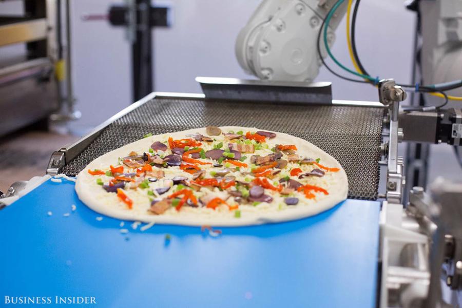 Cận cảnh robot làm pizza của startup sắp được rót vốn 750 triệu USD - Ảnh 18.