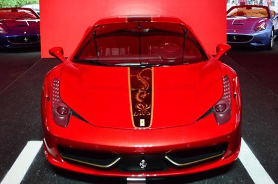 Sức hút siêu xe Ferrari 458 Italia phiên bản “Rồng” - Ảnh 1