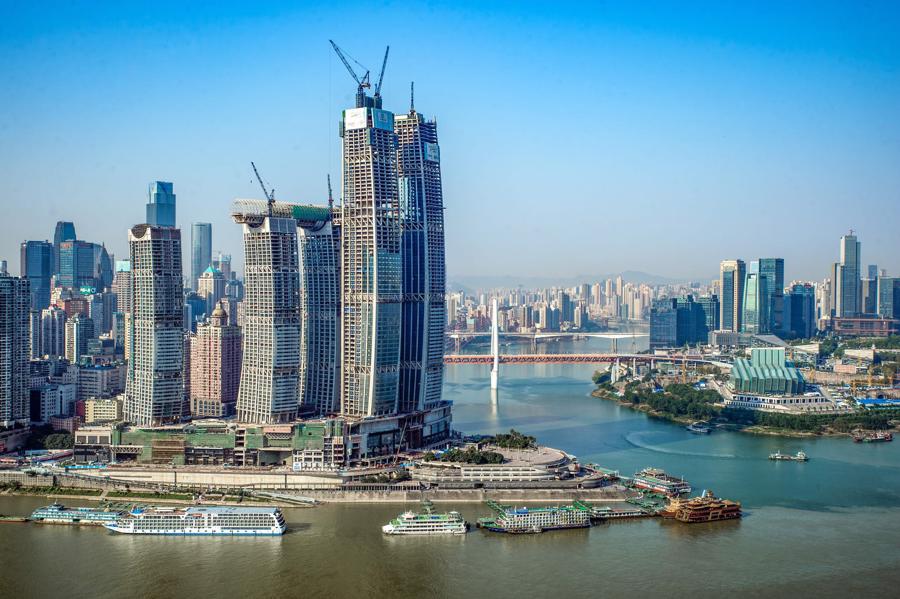 Khu tổ hợp với cao ốc nằm ngang của Trung Quốc sắp xây xong - Ảnh 2.
