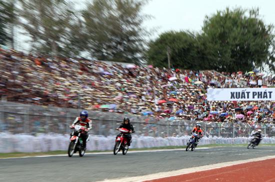 Cuồng nhiệt giải đua môtô thể thao tại Việt Nam - Ảnh 2