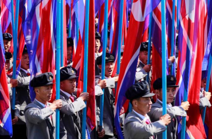 Triều Tiên không còn khoe tên lửa tầm xa trong lễ duyệt binh - Ảnh 5.