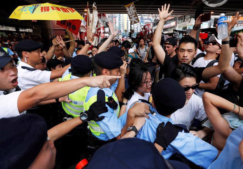 Chùm ảnh Hồng Kông tê liệt vì biểu tình - Ảnh 5.