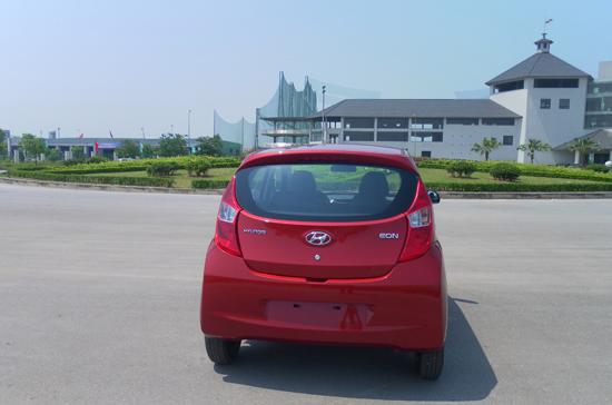 Đánh giá Hyundai Eon: Đường tắc… chuyện nhỏ! - Ảnh 3