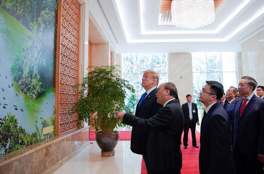 Thủ tướng Nguyễn Xuân Phúc hội kiến Tổng thống Donald Trump - Ảnh 5.