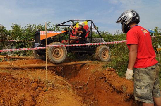 Vào “chảo lửa” đua xe địa hình lớn nhất Việt Nam - Ảnh 3