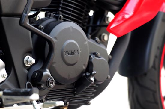 Cận cảnh môtô Yamaha FZ-S 2011 - Ảnh 8
