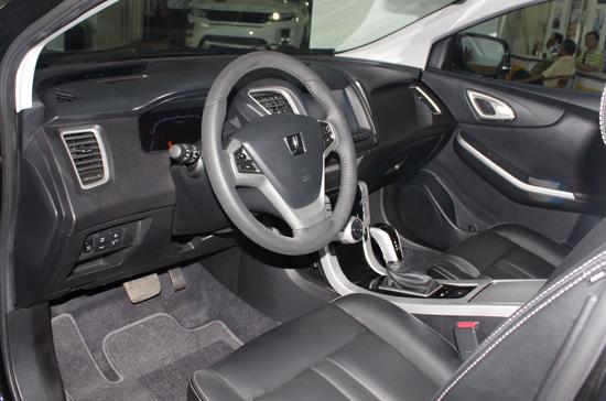 Luxgen5 sedan: Xe “sành” công nghệ - Ảnh 5