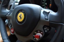 “Cưỡi ngựa chiến” Ferrari 458 Italia trên đường Hà Nội - Ảnh 19
