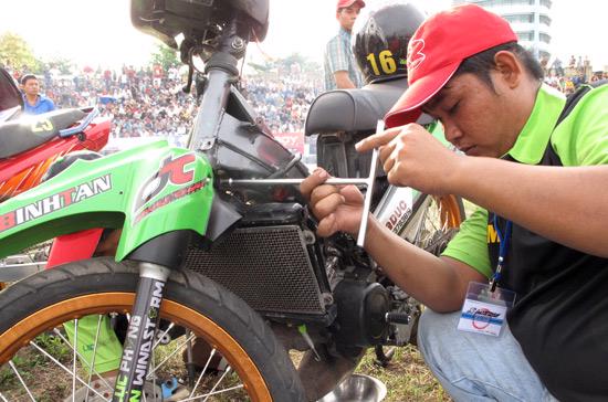 Thót tim giải đua Vietnam Motor Cub Prix 125cc - Ảnh 10