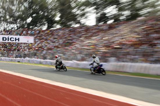 Cuồng nhiệt giải đua môtô thể thao tại Việt Nam - Ảnh 19
