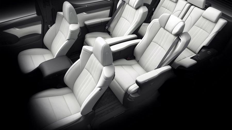 Lexus ra mắt xe chở khách với nội thất xa xỉ - Ảnh 5.