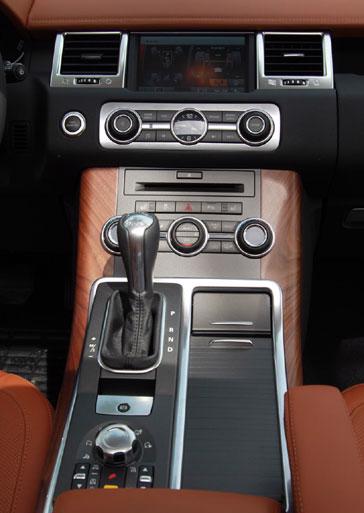 Ngắm “bạch công tử” Range Rover Sport Superchaged 2011 - Ảnh 6