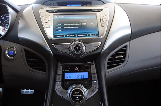 Hyundai Elantra coupe 2013: Thay da đổi thịt  - Ảnh 6