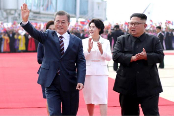 Chùm ảnh Triều Tiên hồ hởi đón Tổng thống Hàn Quốc sang thăm - Ảnh 8.