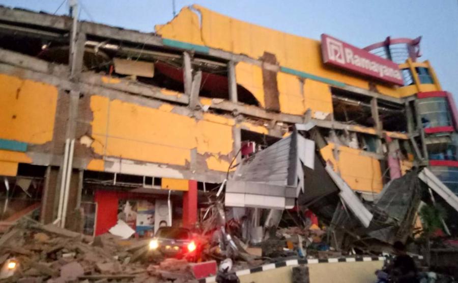 Sóng thần 3m tràn vào thành phố Indonesia sau động đất 7,5 độ - Ảnh 4.