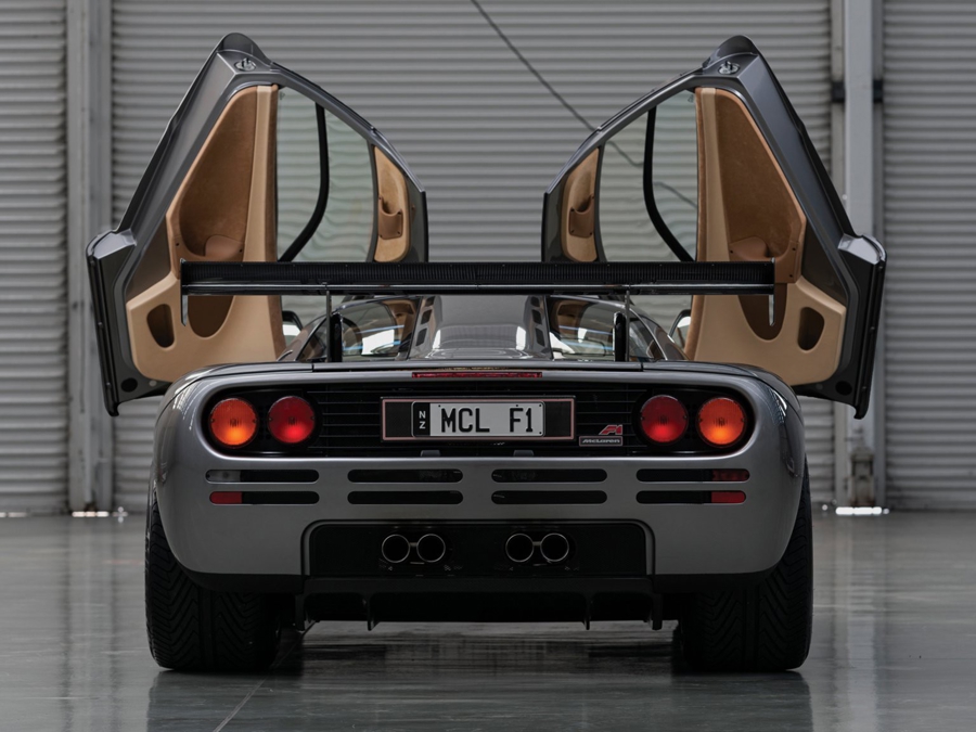 Xe hiếm McLaren F1 được bán với giá kỷ lục 19,8 triệu USD - Ảnh 7. Xe hiếm McLaren F1 được bán với giá kỷ lục 19,8 triệu USD - Ảnh 7.