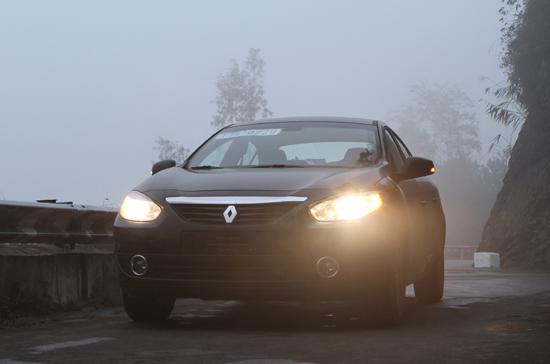 Đánh giá Renault Fluence: “Tỏa sáng” trong sương mù - Ảnh 2