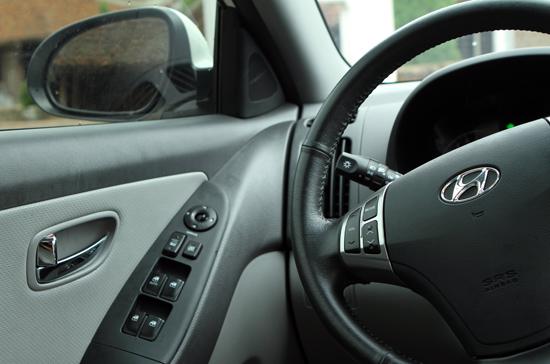 Đánh giá Hyundai Avante “nội”: Tiện dụng với giá dễ chịu - Ảnh 10