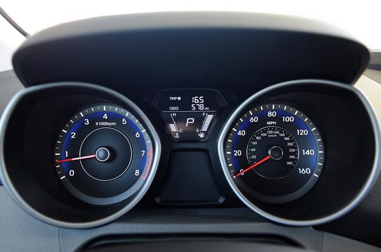 Hyundai Elantra coupe 2013: Thay da đổi thịt  - Ảnh 7
