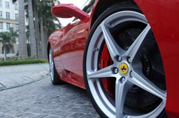 “Cưỡi ngựa chiến” Ferrari 458 Italia trên đường Hà Nội - Ảnh 3