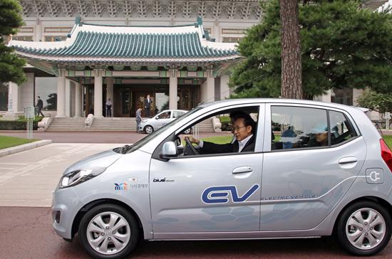 Hyundai trình làng xe hơi chạy điện 100% - Ảnh 2