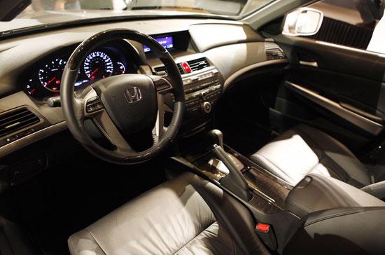 Honda Việt Nam chính thức giới thiệu Accord 2011 - Ảnh 2