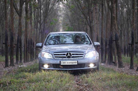 Mercedes-Benz trình làng phiên bản mạnh nhất của dòng C-Class - Ảnh 1