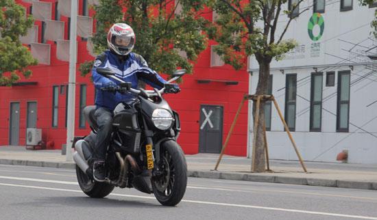 Ducati Diavel sắp về Việt Nam với giá hơn 600 triệu - Ảnh 7