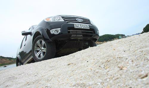 Bước tiến mới của mẫu SUV bán chạy Ford Everest 2009 - Ảnh 2