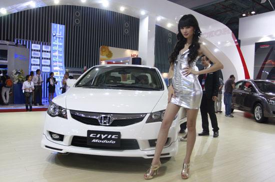 Hụt hẫng Vietnam Motor Show 2011 - Ảnh 4