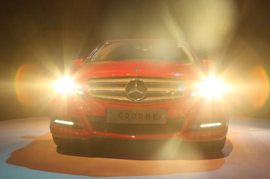 Huyền ảo màn giới thiệu Mercedes C-Class 2012 - Ảnh 7