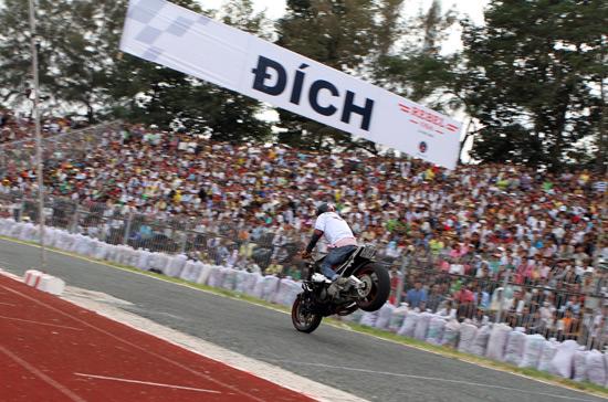 Cuồng nhiệt giải đua môtô thể thao tại Việt Nam - Ảnh 13