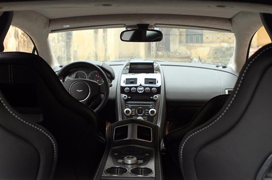 Đánh giá Aston Martin Rapide: “Nữ hoàng”… thiếu đất diễn  - Ảnh 6