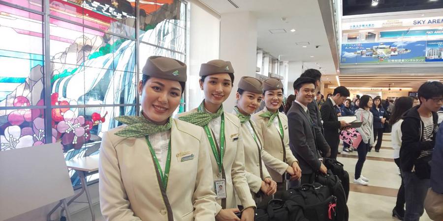 Bamboo Airways đưa những vị khách đầu tiên đến Nhật Bản - Ảnh 1.