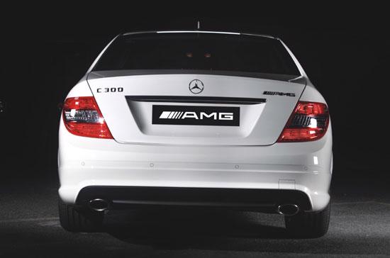 Mercedes C300 AMG chuẩn bị trình làng tại Việt Nam - Ảnh 2