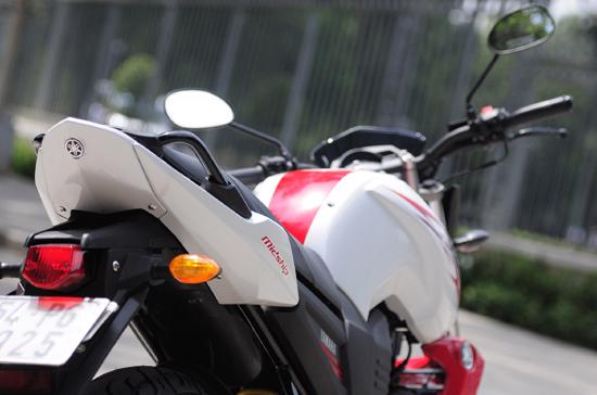 Cận cảnh môtô Yamaha FZ-S 2011 - Ảnh 3