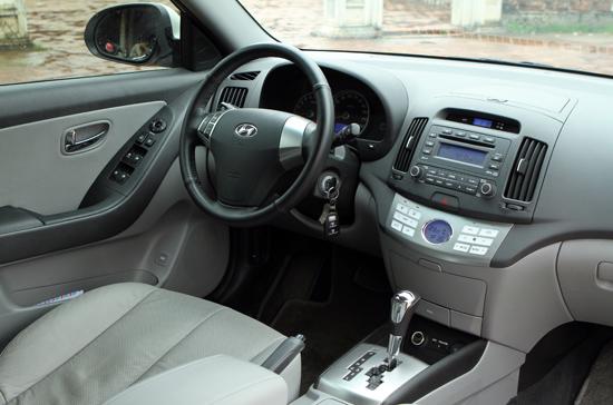 Đánh giá Hyundai Avante “nội”: Tiện dụng với giá dễ chịu - Ảnh 8