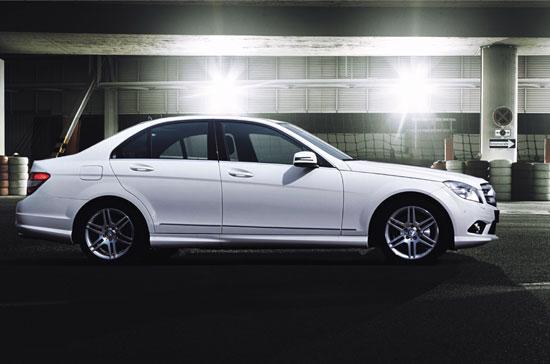 Mercedes C300 AMG chuẩn bị trình làng tại Việt Nam - Ảnh 1