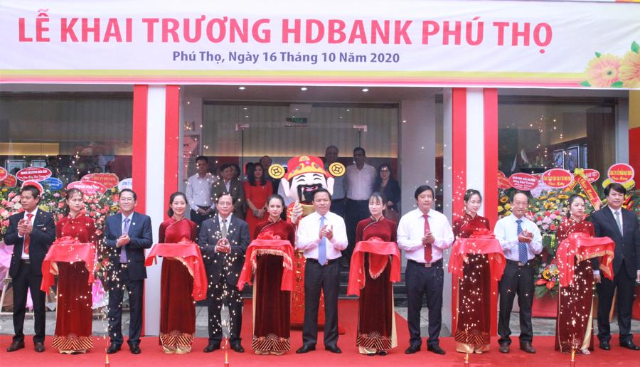 HDBank khai trương điểm hoạt động đầu tiên tại Phú Thọ - Ảnh 2.