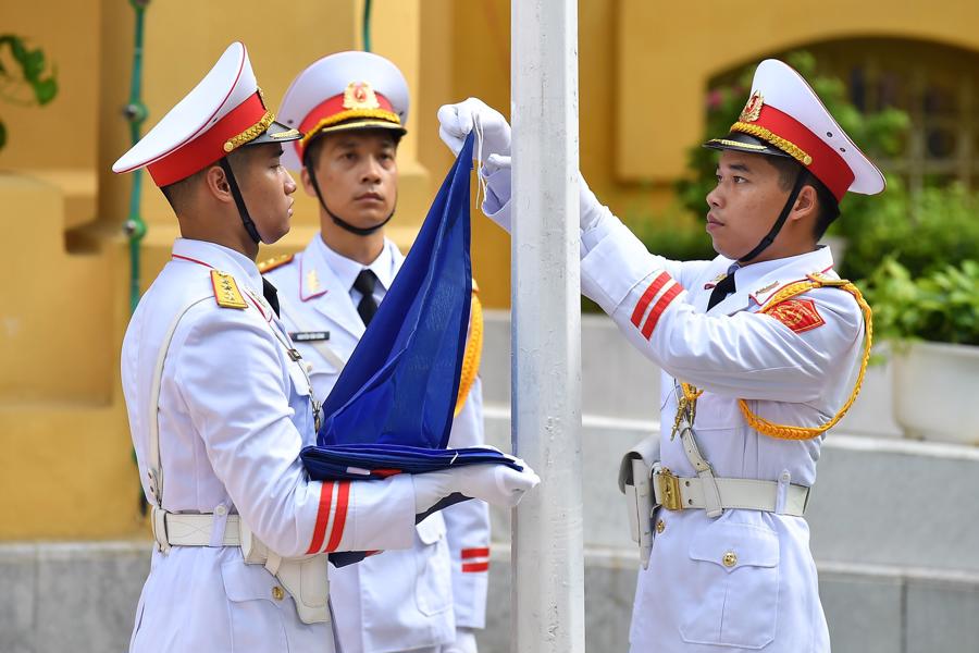 Hình ảnh lễ Thượng cờ ASEAN tại Hà Nội - Ảnh 1.