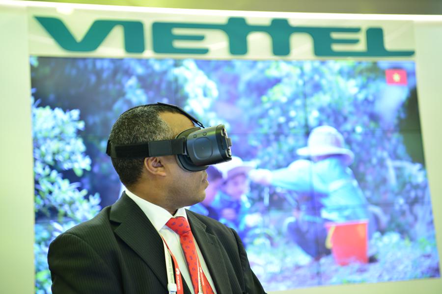 Toàn cảnh gian hàng công nghệ độc đáo của Viettel tại MWC 2018 - Ảnh 13