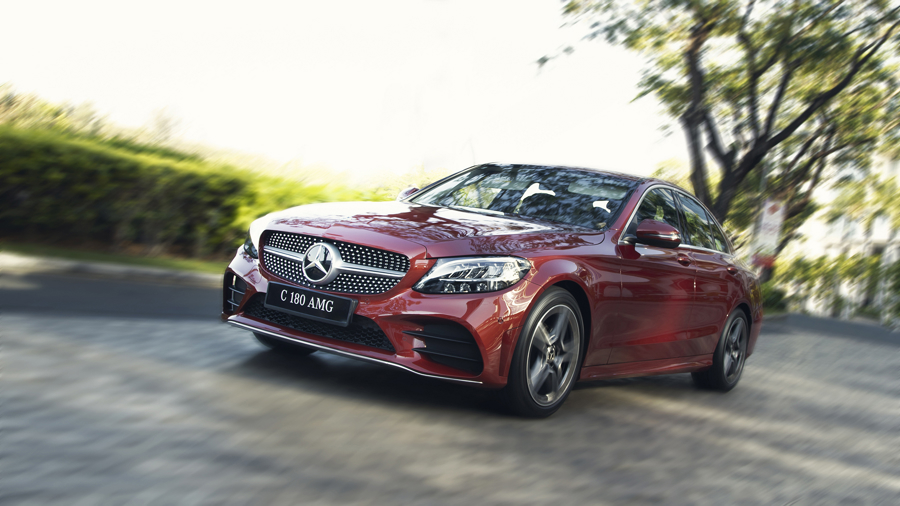 Xe sang Mercedes C 180 AMG mới giá dưới 1,5 tỷ đồng tại Việt Nam - Ảnh 1. Xe sang Mercedes C 180 AMG mới giá dưới 1,5 tỷ đồng tại Việt Nam - Ảnh 1.