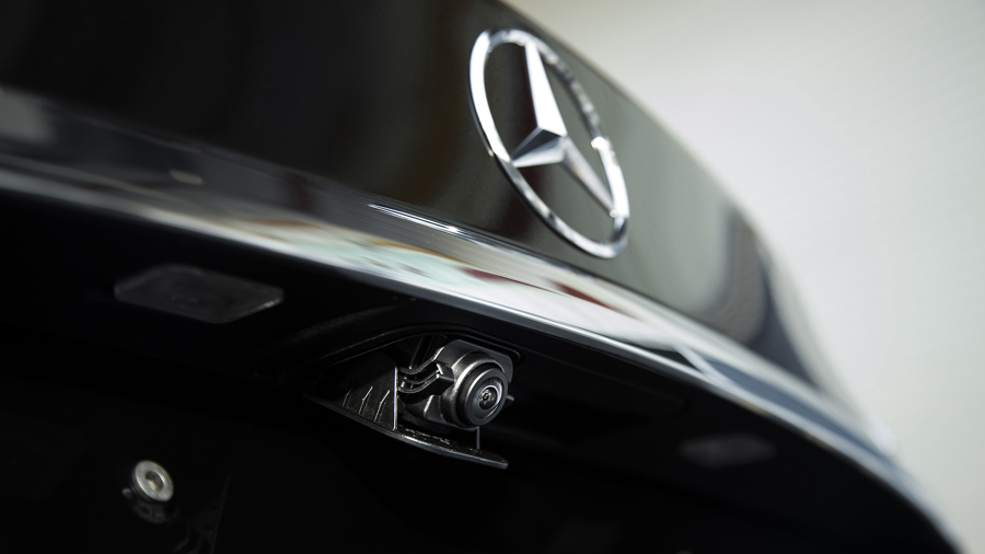 Xe sang Mercedes C 180 AMG mới giá dưới 1,5 tỷ đồng tại Việt Nam - Ảnh 7. Xe sang Mercedes C 180 AMG mới giá dưới 1,5 tỷ đồng tại Việt Nam - Ảnh 7.