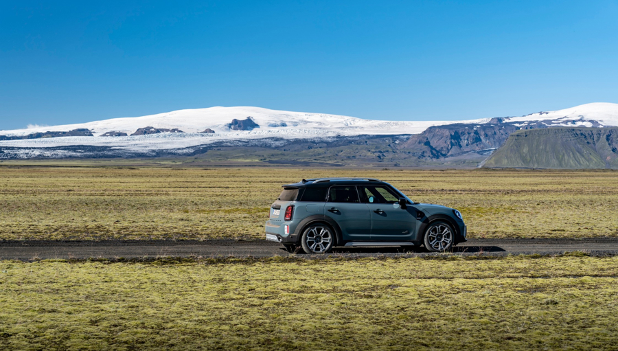 Xe sang cỡ nhỏ MINI Countryman 2021 giá hơn 2,4 tỷ đồng tại Việt Nam - Ảnh 1. Xe sang cỡ nhỏ MINI Countryman 2021 giá hơn 2,4 tỷ đồng tại Việt Nam - Ảnh 1.