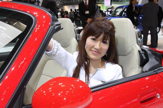 Những “bóng hồng” hiếm hoi tại Tokyo Motor Show 2009 - Ảnh 8