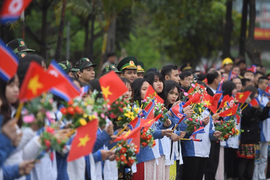 Chủ tịch Triều Tiên Kim Jong-un đã đến ga Đồng Đăng - Ảnh 9.